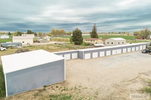 $750,000 | 750 West 200 Road North, Blackfoot, ID 83221