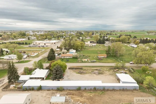 $750,000 | 750 West 200 Road North, Blackfoot, ID 83221