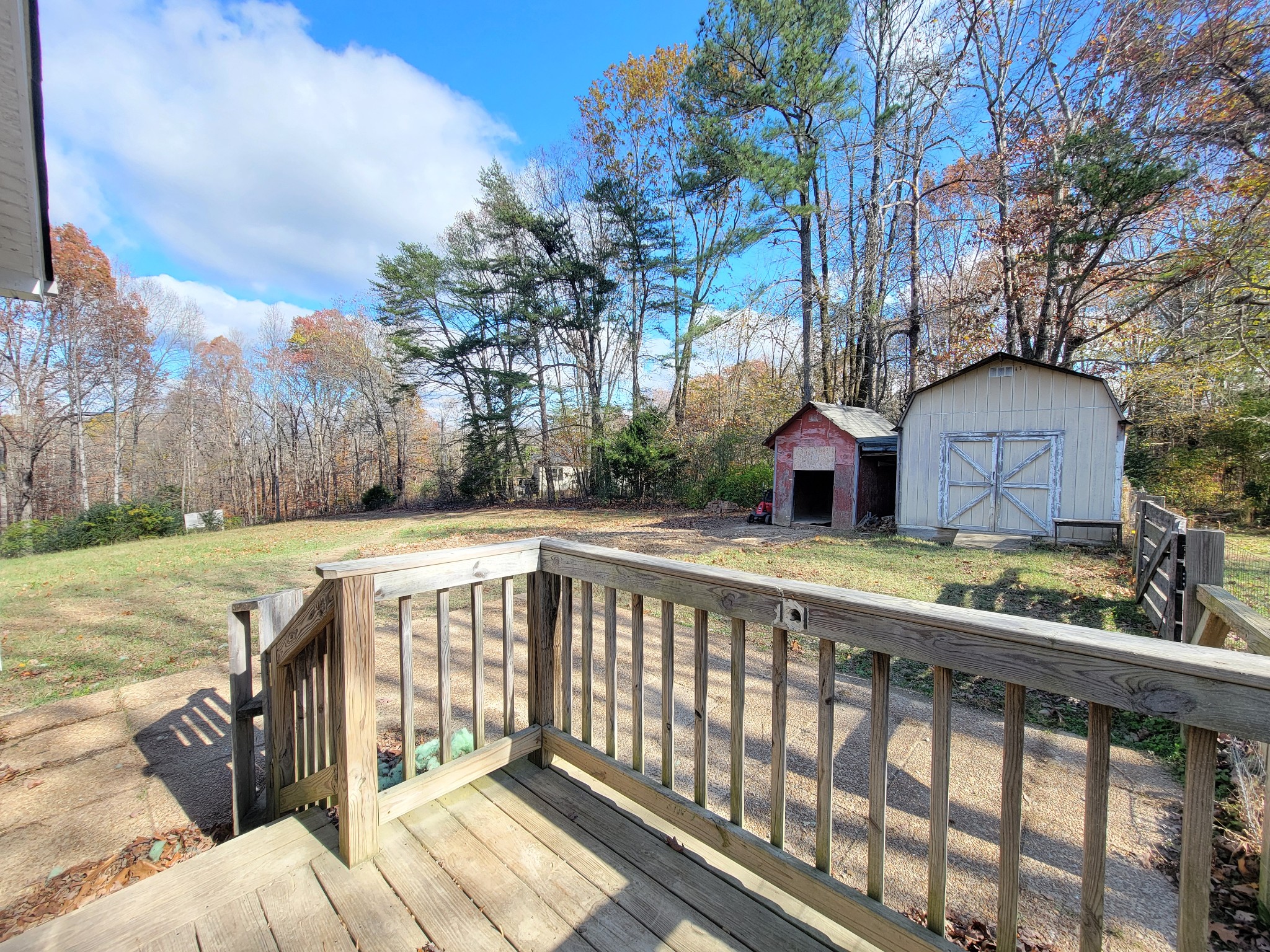 185 B Y Brown Road Charlotte, TN 37036 - Photo 44 of 52 a view of balcony with wooden floor and fence
