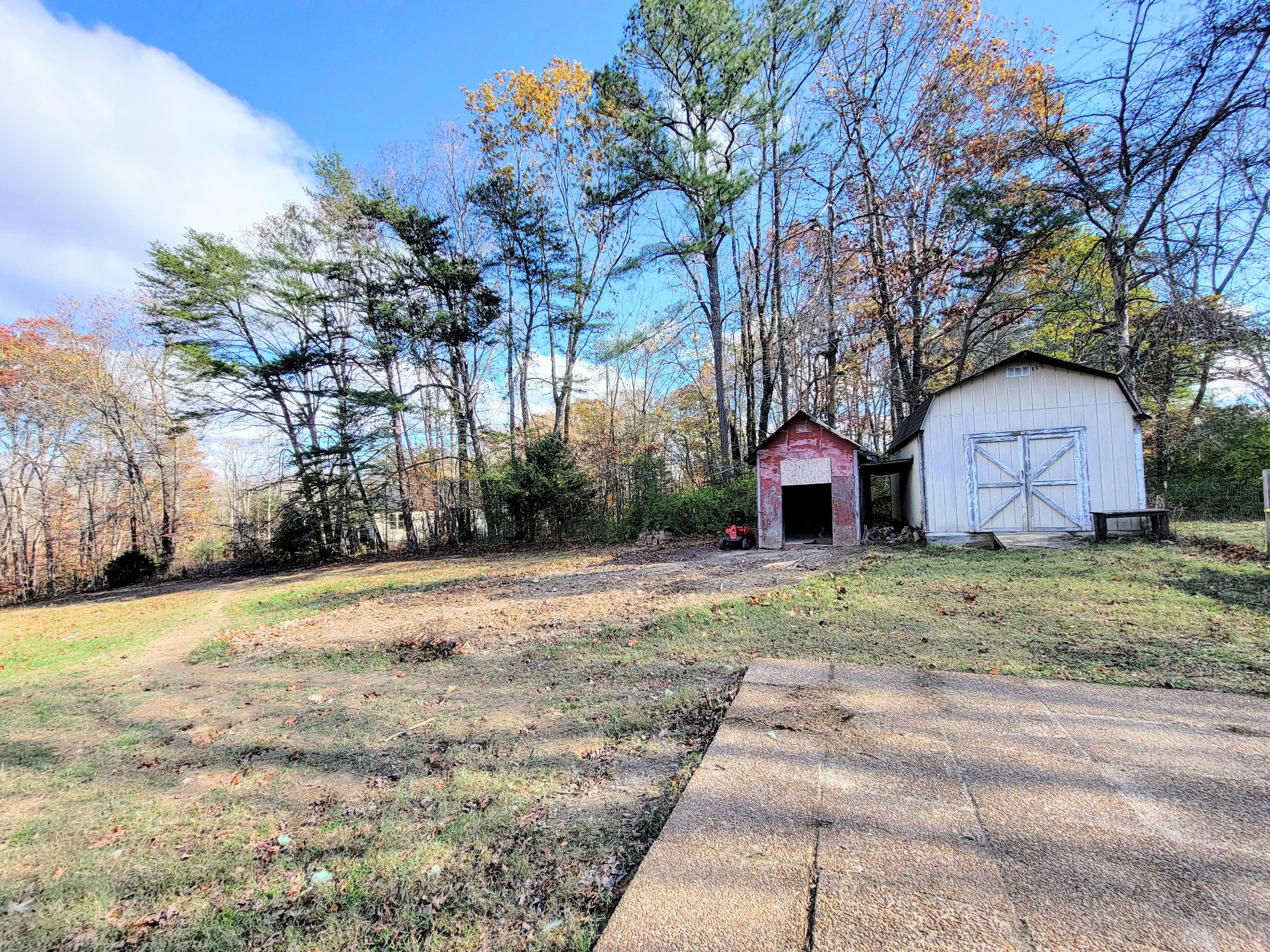 185 B Y Brown Road Charlotte, TN 37036 - Photo 45 of 52 a front view of a house with garden
