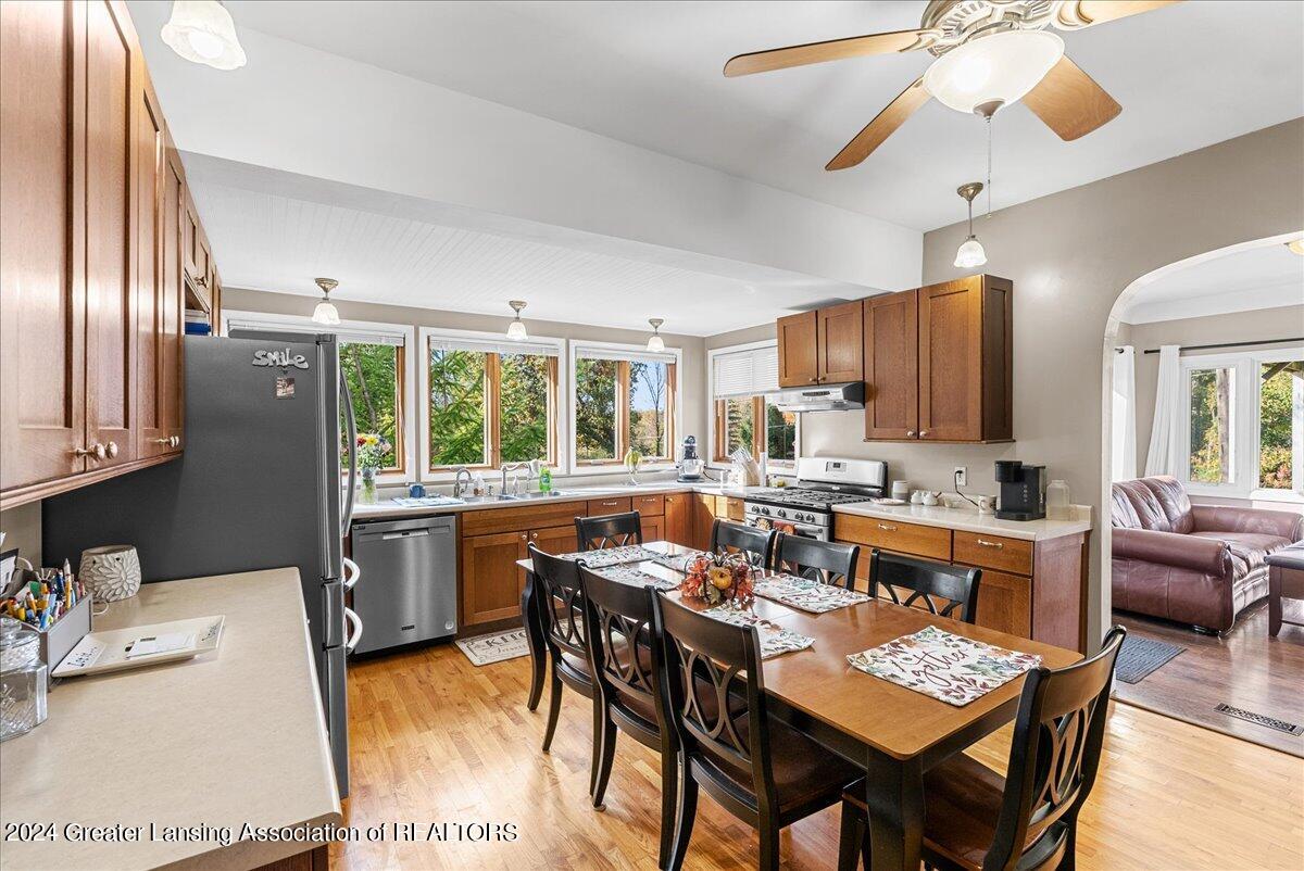 8647 Coleman Road Haslett, MI 48840 - Photo 12 of 49 31-Media Jett - 31