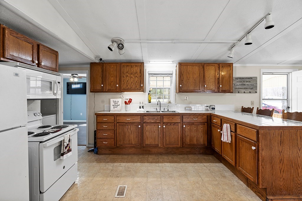 2982 Scurry Island Road Chappells, SC 29037 - Photo 5 of 25 Gallery Image 5