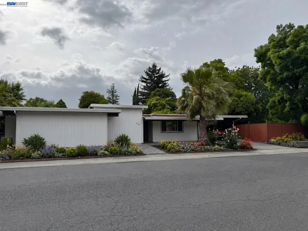 $727,000 | 3107 Corona Drive, Davis, CA 95616