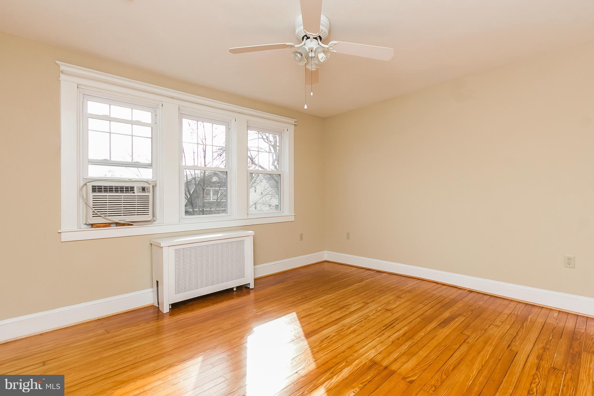 511 Westgate Road Baltimore, MD 21229 - Photo 14 of 24 Master Bedroom