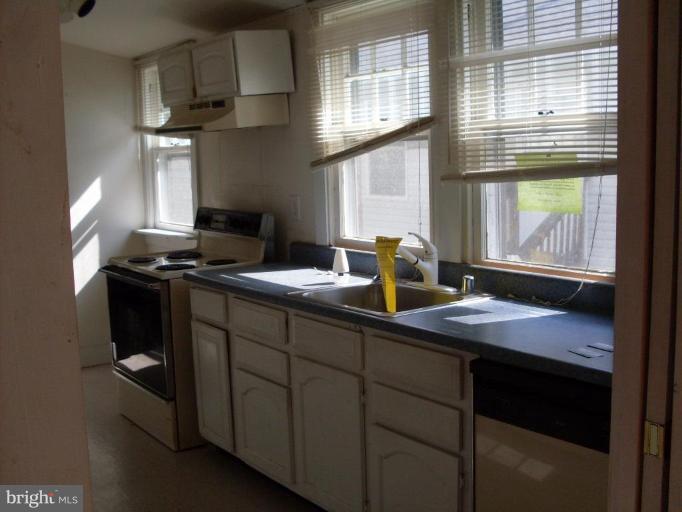 3918 5th Street North Beach, MD 20714 - Photo 2 of 4 Kitchen