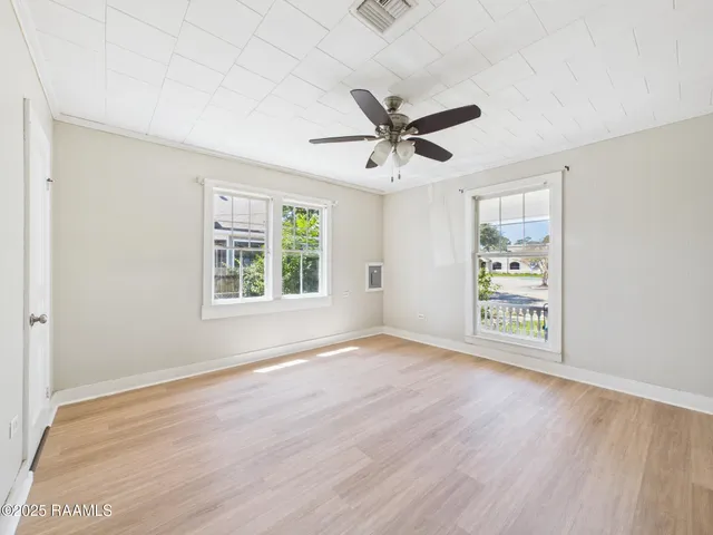 $995 | 131 Washington Street, St. Martinville, LA 70582