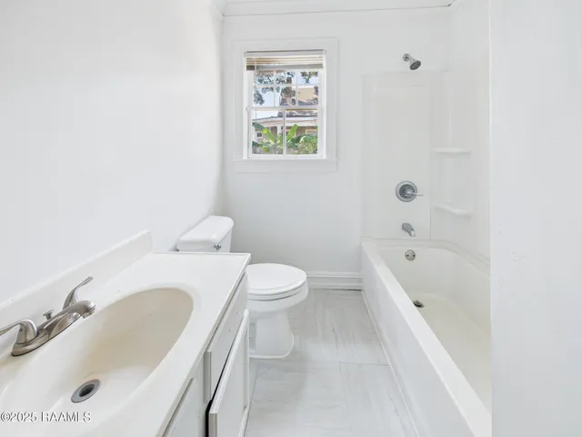 $995 | 131 Washington Street, St. Martinville, LA 70582