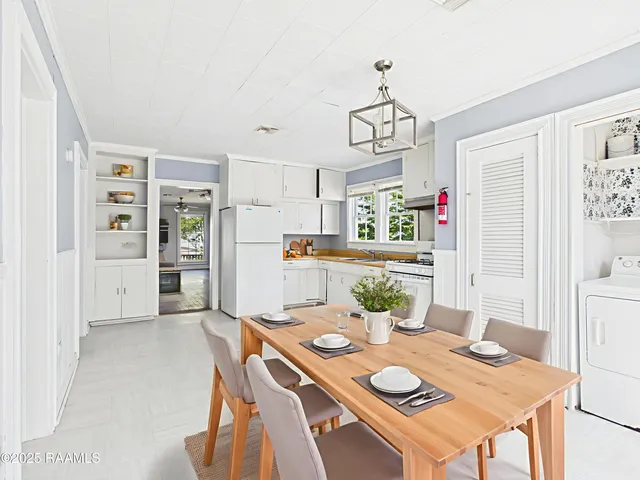 $995 | 131 Washington Street, St. Martinville, LA 70582