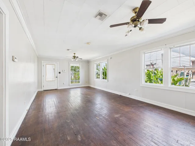 $995 | 131 Washington Street, St. Martinville, LA 70582