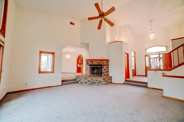 $299,900 | 103 County Road 320 North, Loda, IL 60948