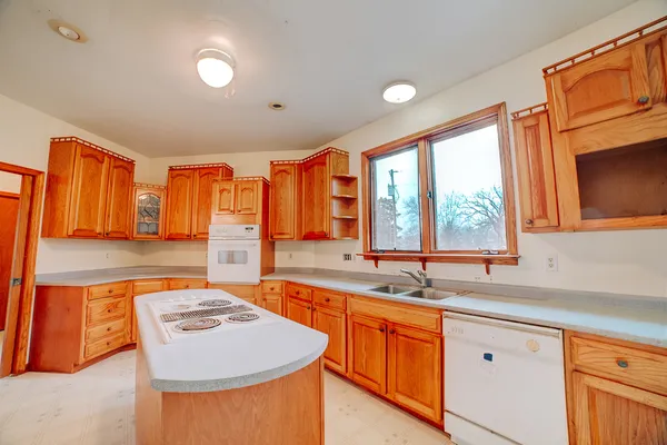 $299,900 | 103 County Road 320 North, Loda, IL 60948