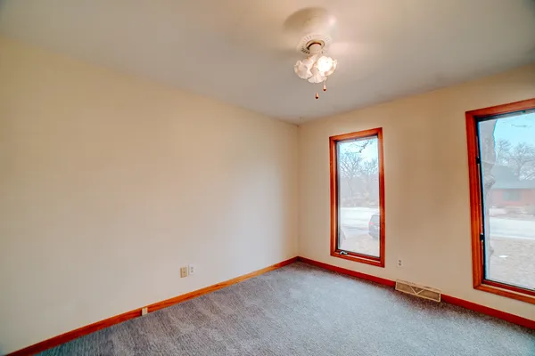 $299,900 | 103 County Road 320 North, Loda, IL 60948