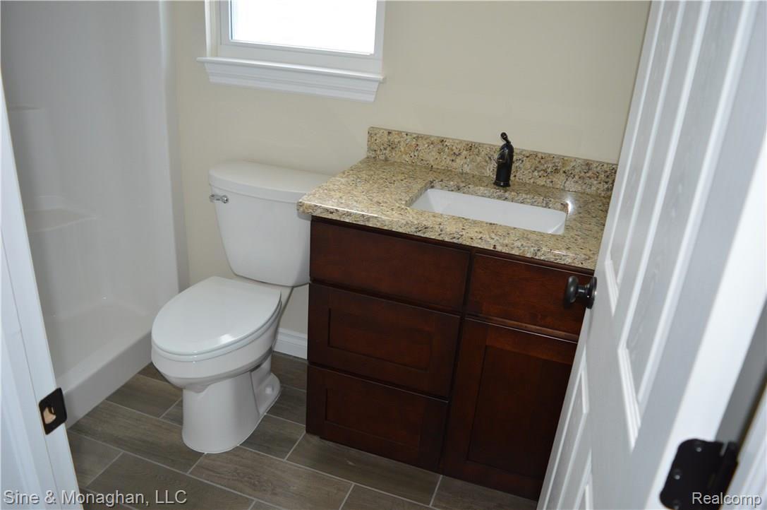 9525 Amy Road Algonac, MI 48001 - Photo 21 of 25 034.JPG