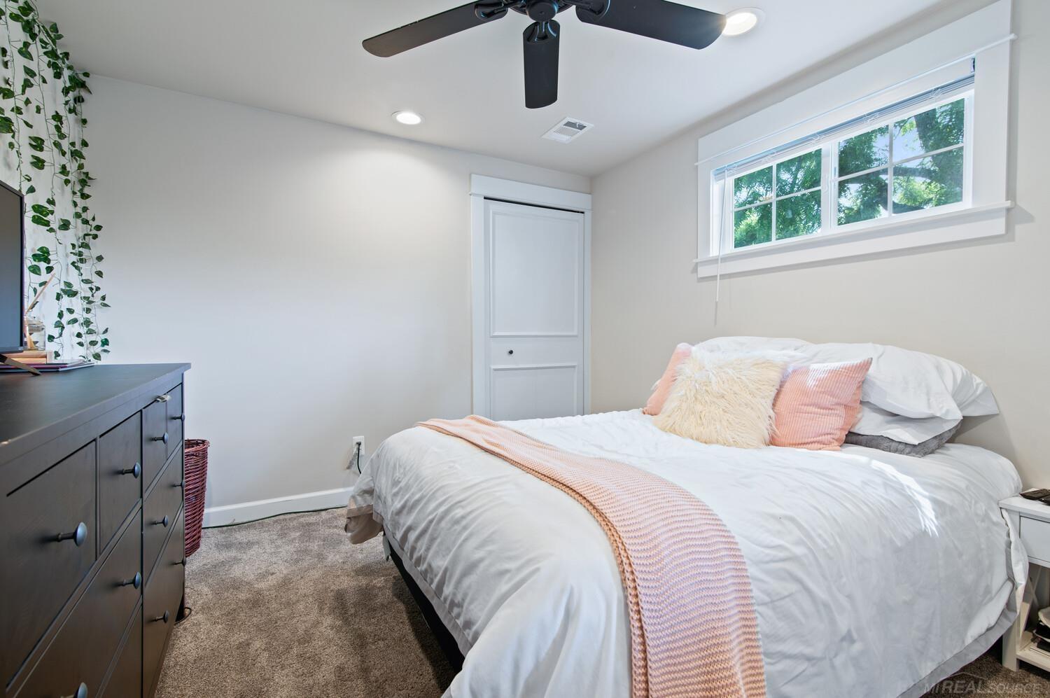 329 Chandler Street Romeo, MI 48065 - Photo 26 of 45 50113136-25.JPG