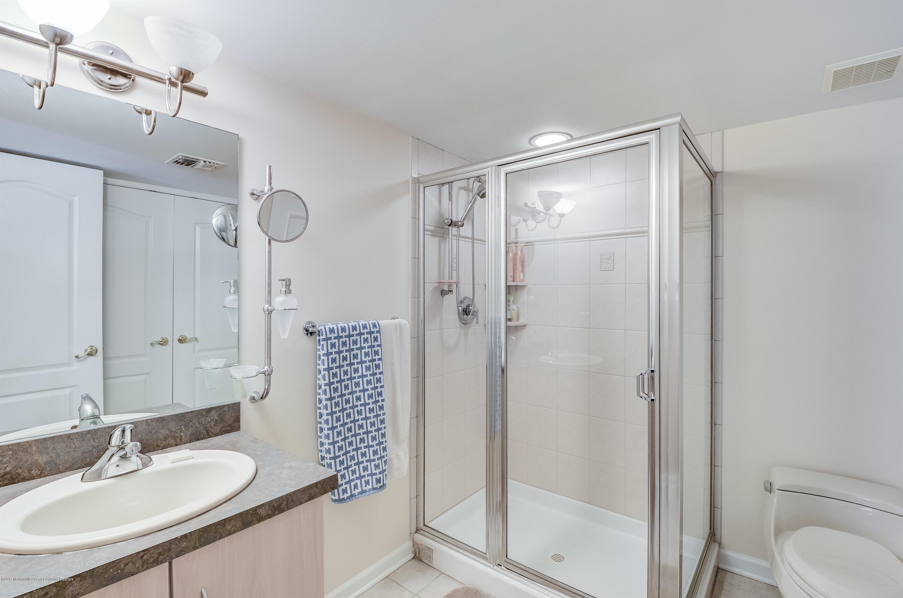 7 McCampbell Road Holmdel, NJ 07733 - Photo 41 of 54 Full Bathroom