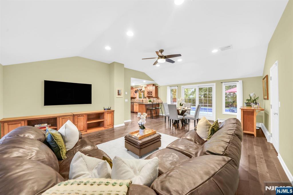 68 Fieldstone Place Wayne, NJ 07470 - Photo 16 of 37