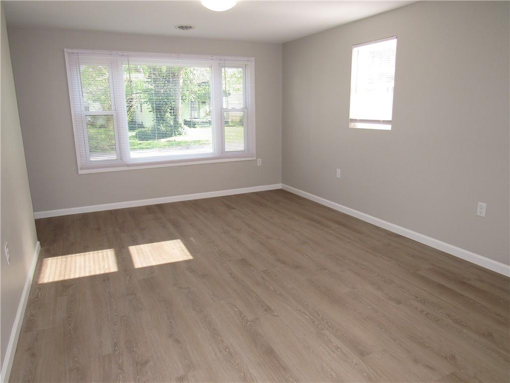2215 Mapleton Court Columbus, IN 47201 - Photo 3 of 23 Gallery Image 3