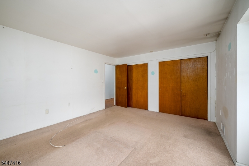 906 Robin Road Hillsborough, NJ 08844 - Photo 9 of 17 Gallery Image 9