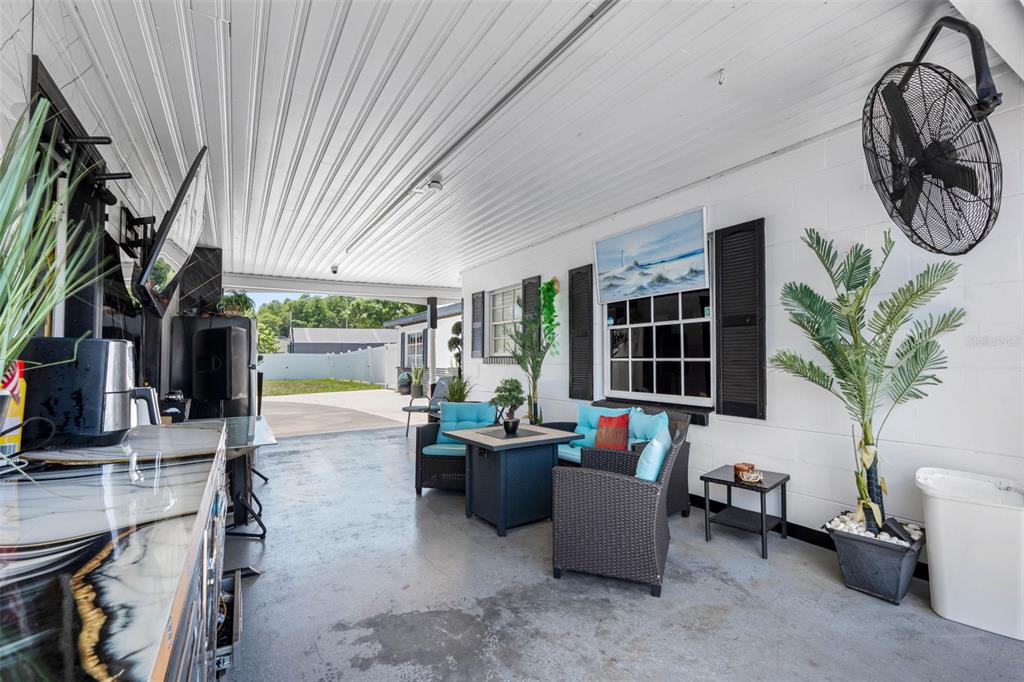 5515 Lake Le Clare Road Lutz, FL 33558 - Photo 16 of 59