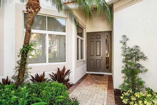 $6,000 | 106 Palm Bay Drive, Unit B, Palm Beach Gardens, FL 33418