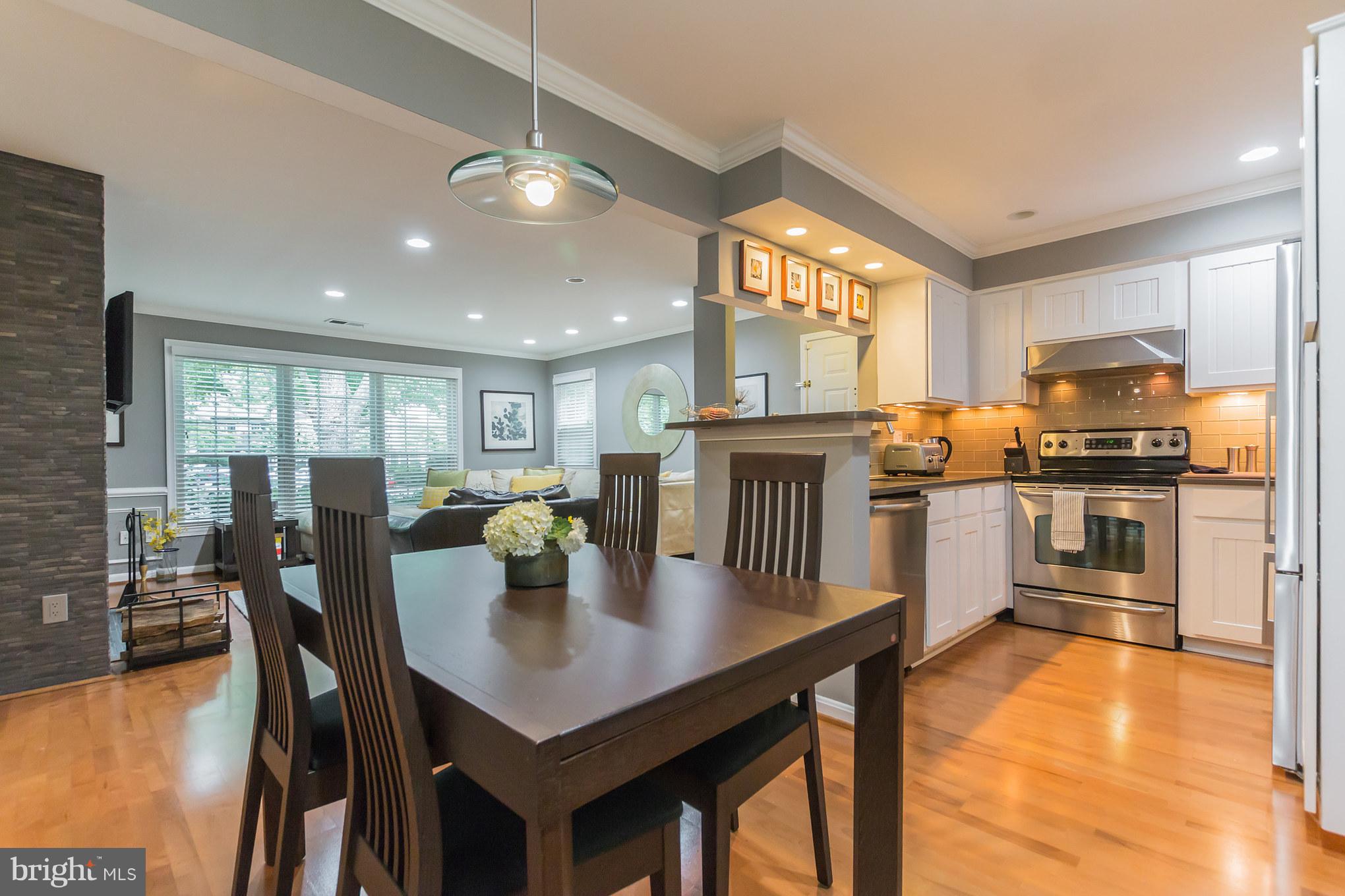 2224 Springwood Drive, Unit H Reston, VA 20191 - Photo 12 of 30 Dining Room