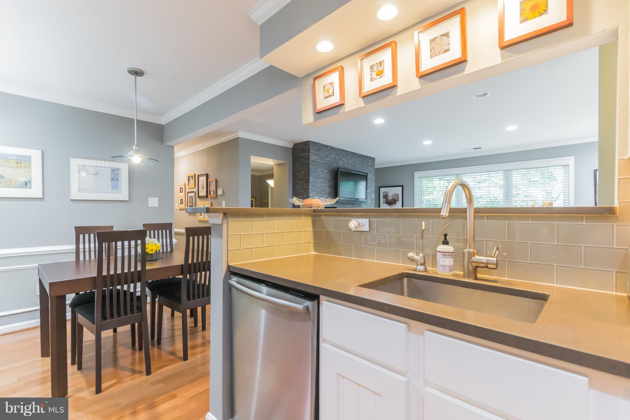 2224 Springwood Drive, Unit H Reston, VA 20191 - Photo 16 of 30 Kitchen