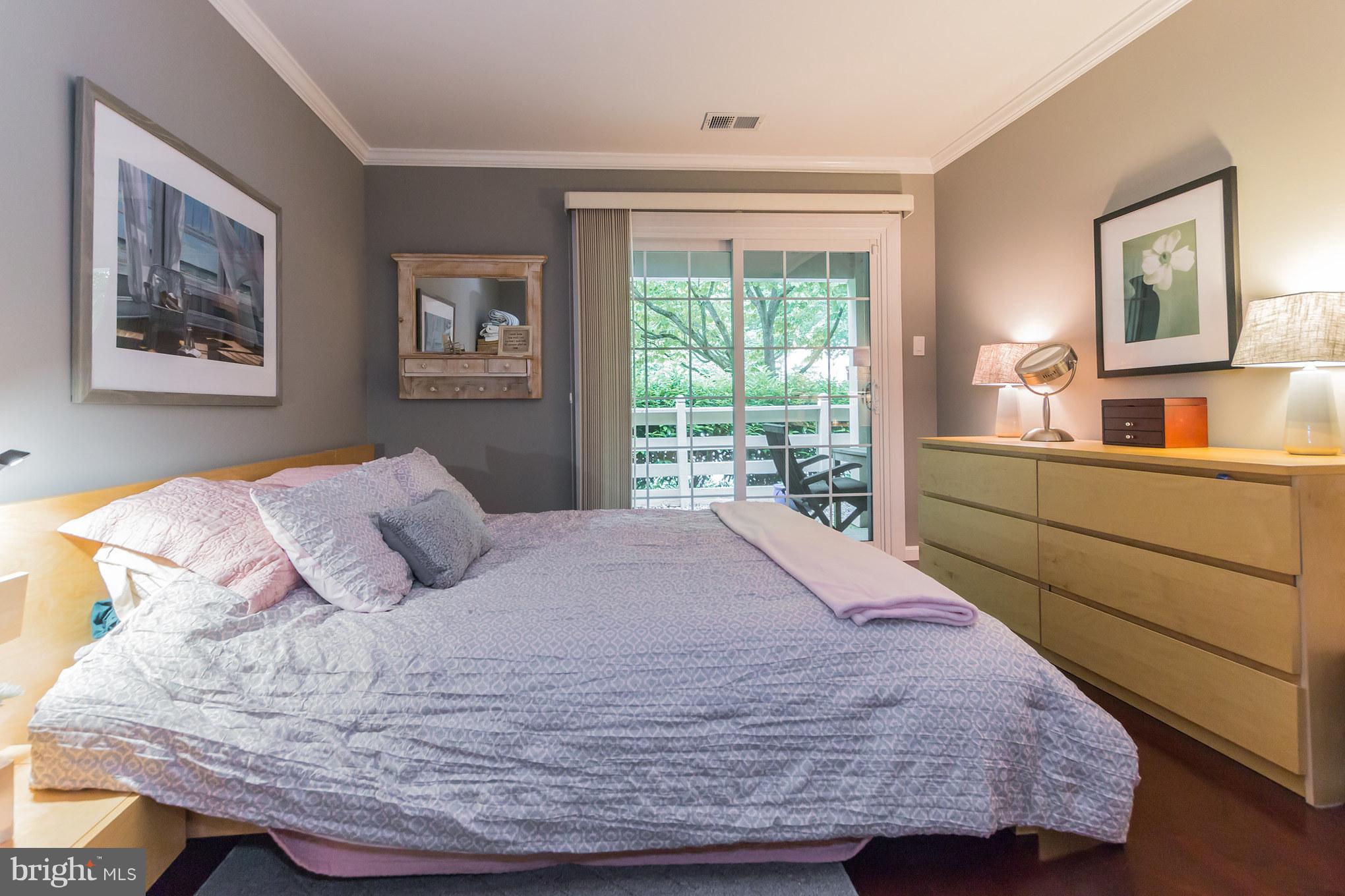 2224 Springwood Drive, Unit H Reston, VA 20191 - Photo 19 of 30 Bedroom