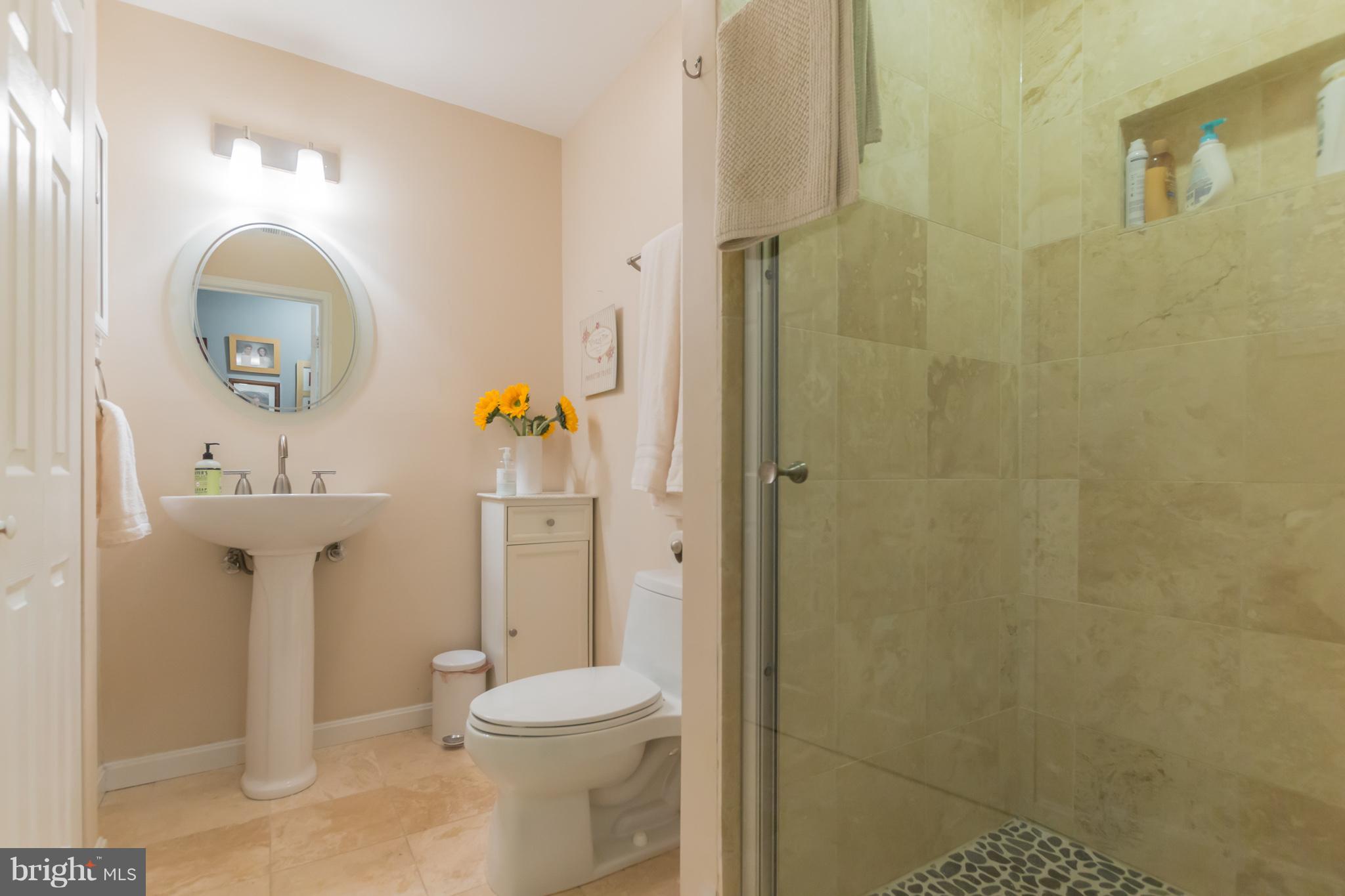 2224 Springwood Drive, Unit H Reston, VA 20191 - Photo 23 of 30 Bath