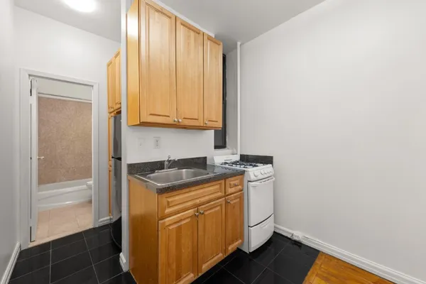 $2,850 | 323 East 90th Street, Unit 1FW | Upper East Side