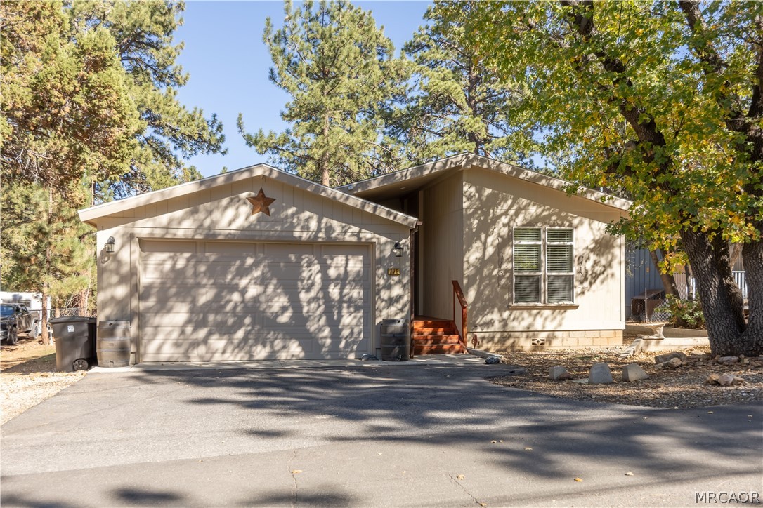 775 Riverside Avenue Sugarloaf, CA 92386 - Photo 3 of 35 Gallery Image 3
