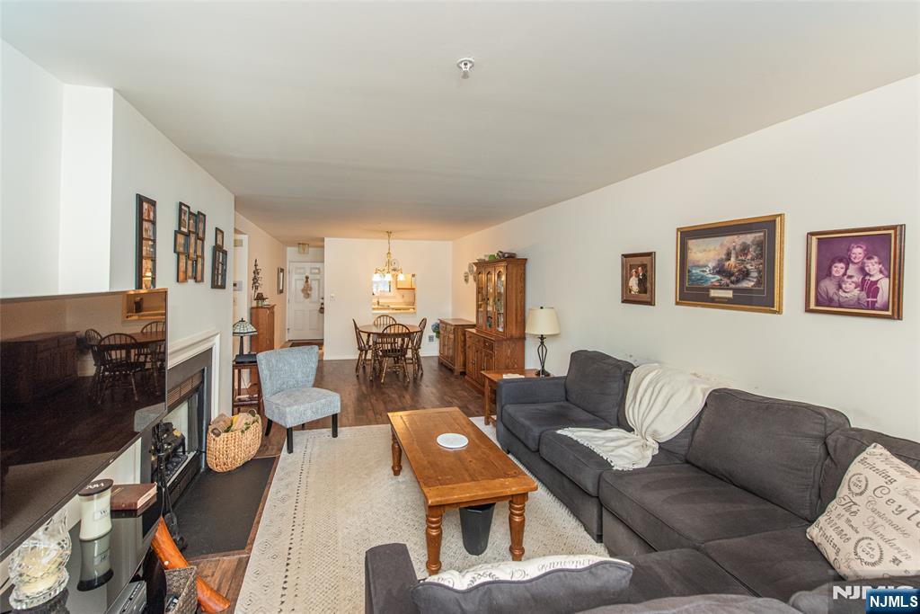 309 Mark Twain Way Mahwah, NJ 07430 - Photo 7 of 21