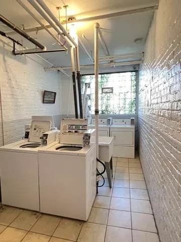 $1,275 | 4427 North Seeley Avenue, Unit 412, Chicago, IL 60625