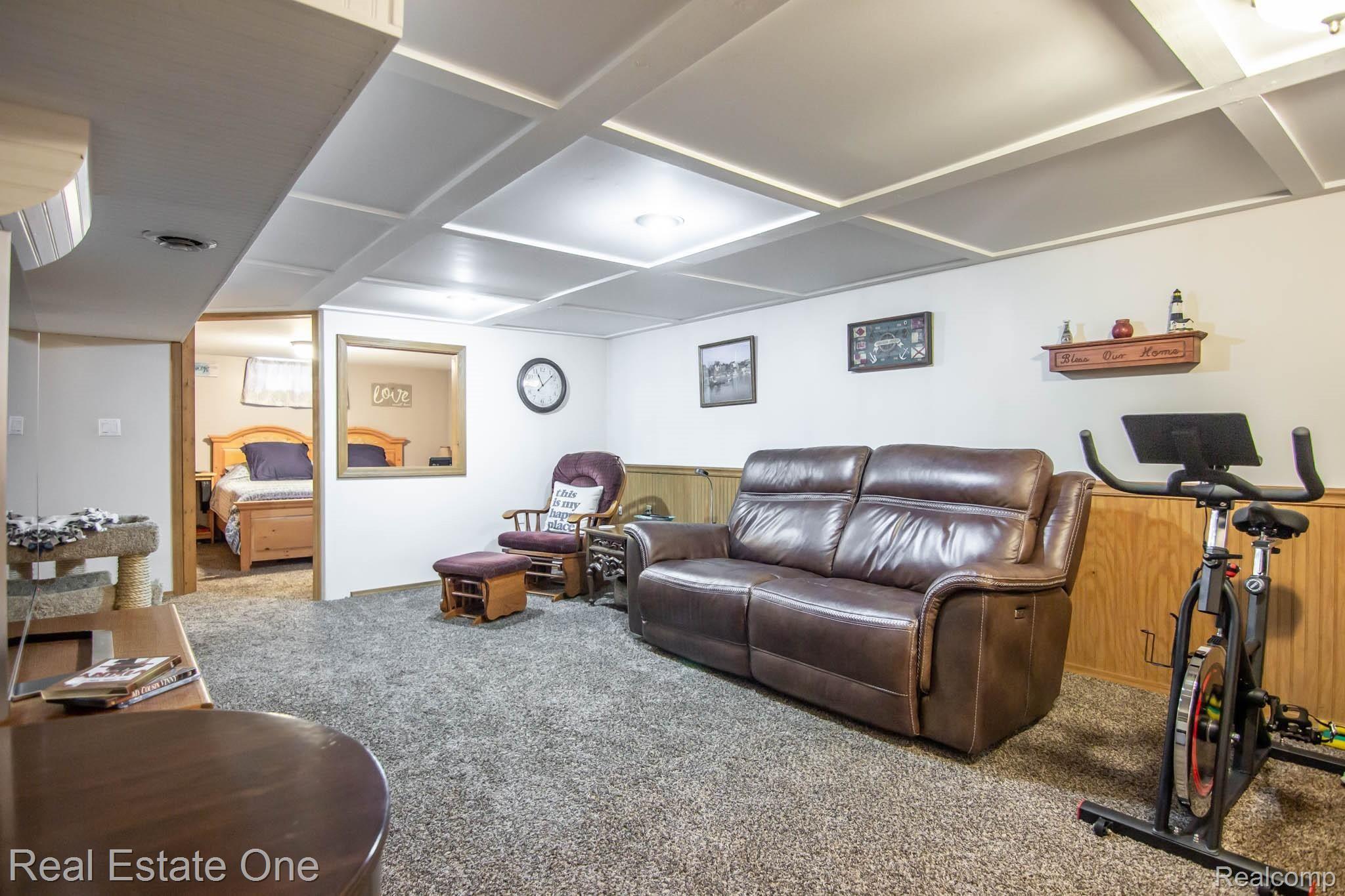 6401 Hatchery Road Waterford, MI 48327 - Photo 22 of 37 022_Basement_6401Hatchery.jpg
