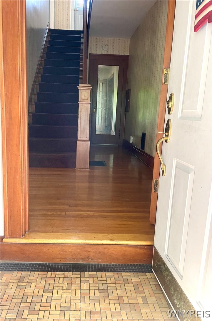 145 Potters Road Buffalo, NY 14220 - Photo 2 of 32