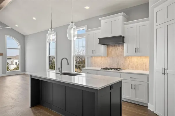 $512,000 | 17366 South Raintree Drive, Unit BLDG J 40, Olathe, KS 66062