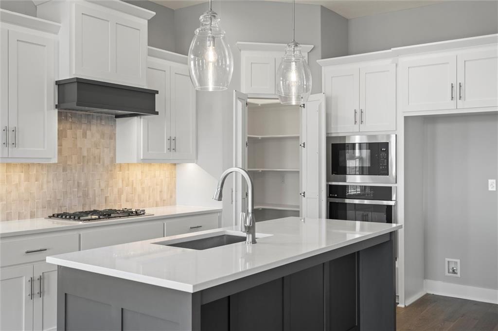 17366 South Raintree Drive, Unit BLDG J 40 Olathe, KS 66062 - Photo 15 of 37