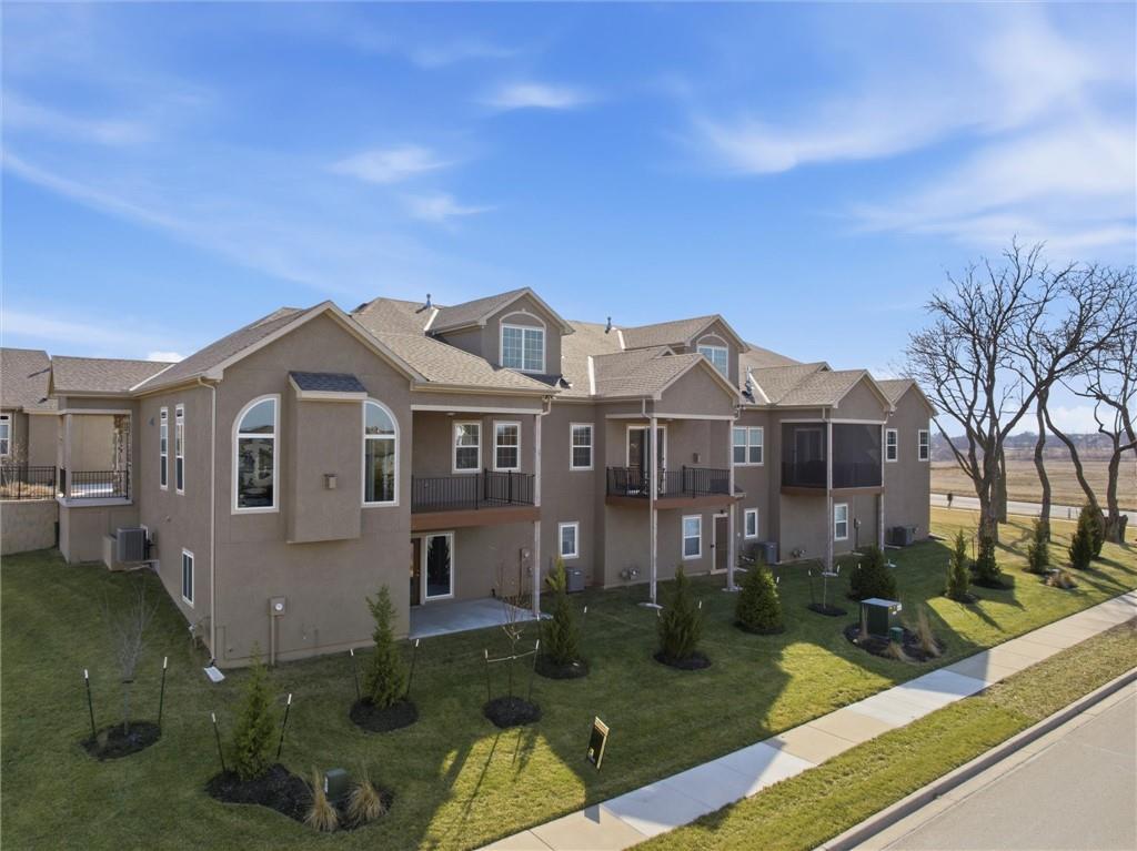 17366 South Raintree Drive, Unit BLDG J 40 Olathe, KS 66062 - Photo 7 of 37