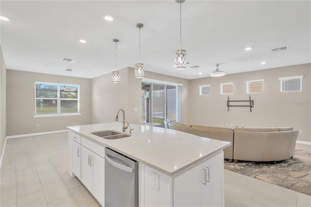 9107 Rally Spring Loop Wesley Chapel, FL 33545 - Photo 16 of 50