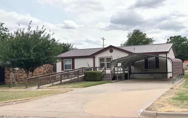 $165,000 | 905 Ave J Northwest, Childress, TX 79201