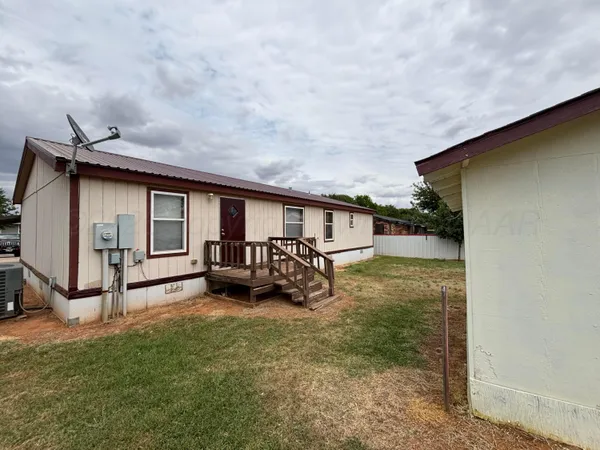 $165,000 | 905 Ave J Northwest, Childress, TX 79201