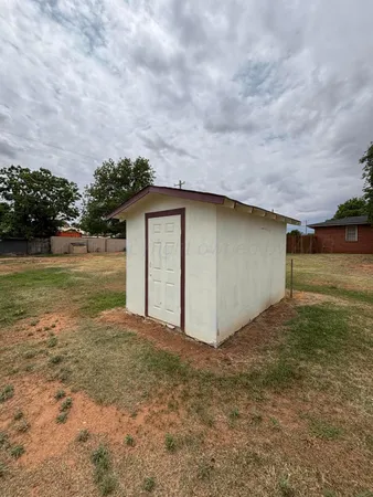 $165,000 | 905 Ave J Northwest, Childress, TX 79201