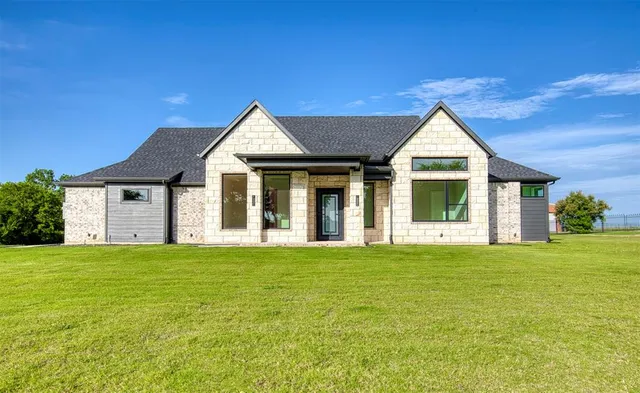 $759,000 | 1376 Shadow Lakes Drive, Wills Point, TX 75169