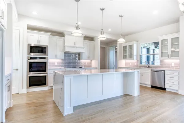 $759,000 | 1376 Shadow Lakes Drive, Wills Point, TX 75169