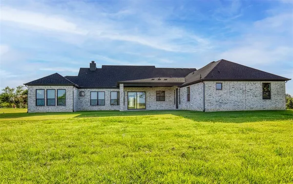 $759,000 | 1376 Shadow Lakes Drive, Wills Point, TX 75169