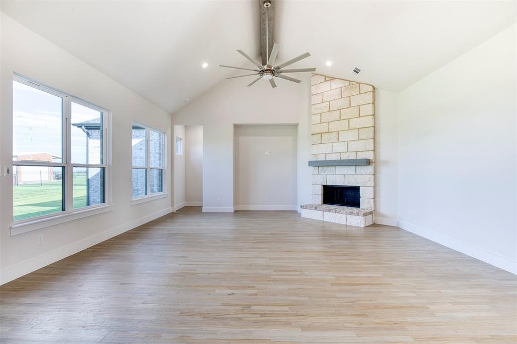 1376 Shadow Lakes Drive Wills Point, TX 75169 - Photo 10 of 38