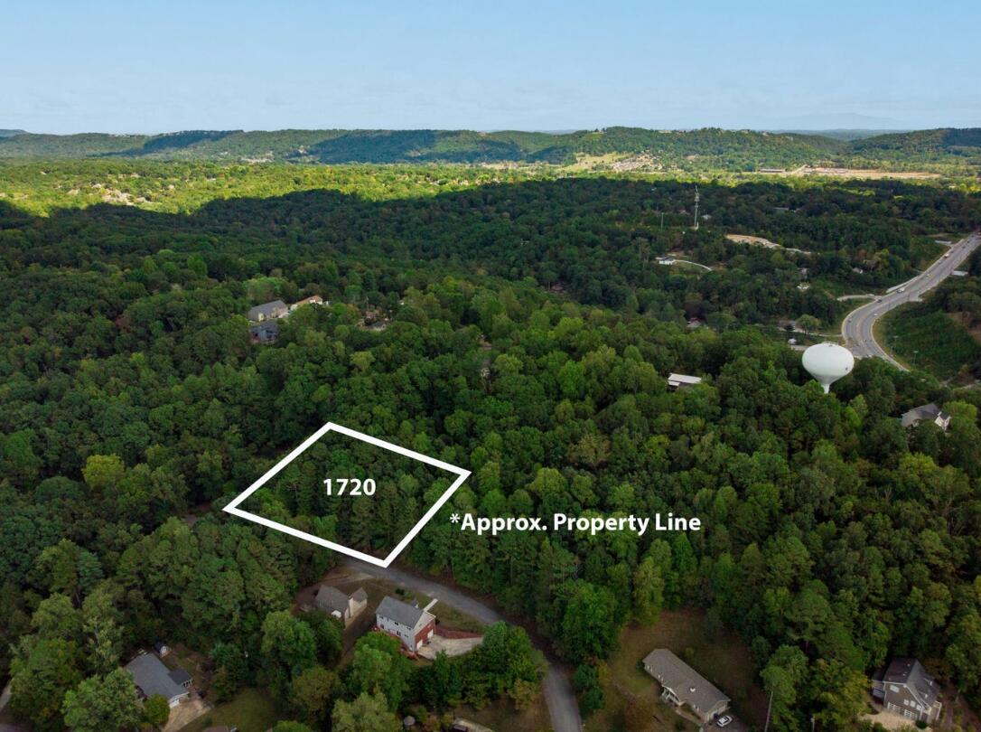 1720 Spring View Lane Chattanooga, TN 37421 - Photo 4 of 15 Screen Shot 2026-03-25 at 10.15.15 AM