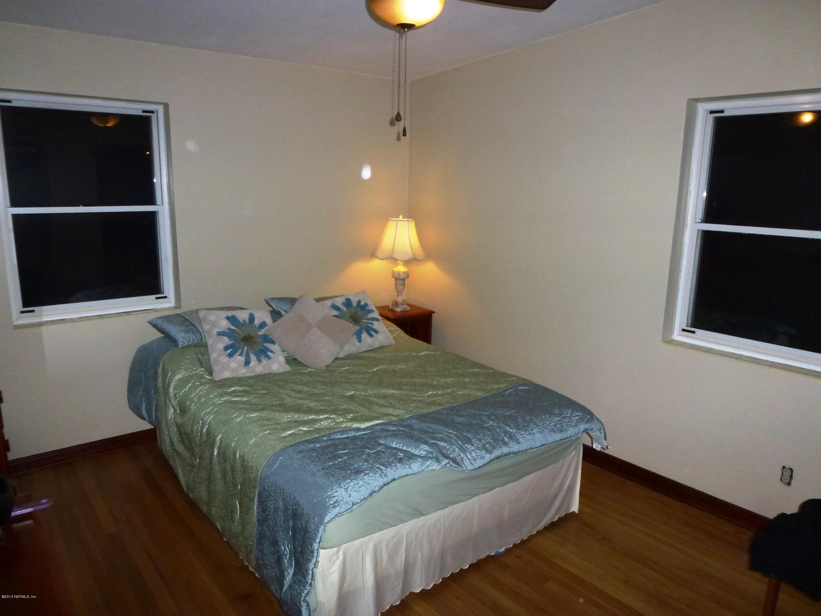 2464 Patsy Anne Drive Jacksonville, FL 32207 - Photo 3 of 11 Master Bedroom