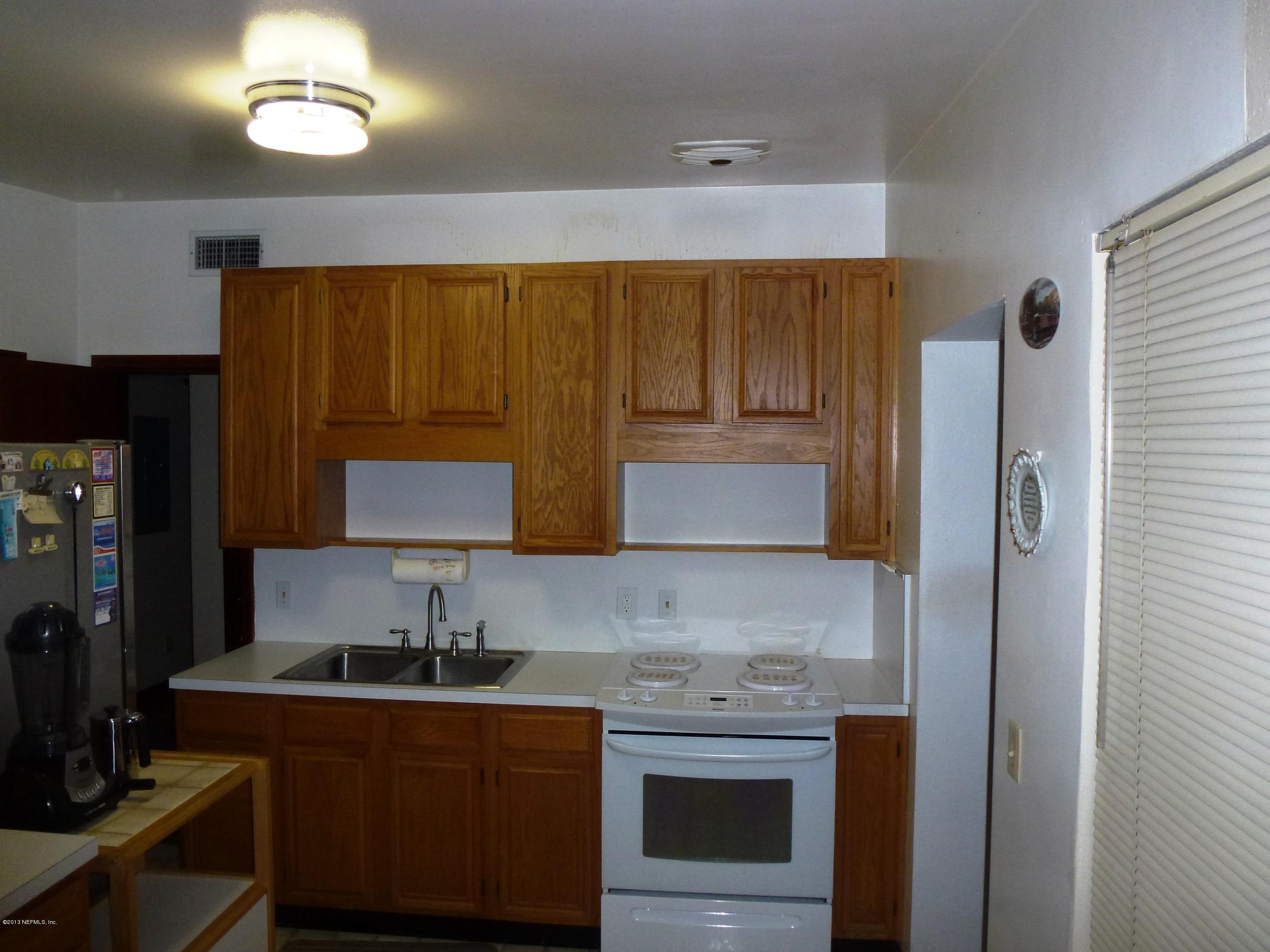 2464 Patsy Anne Drive Jacksonville, FL 32207 - Photo 5 of 11 Kitchen