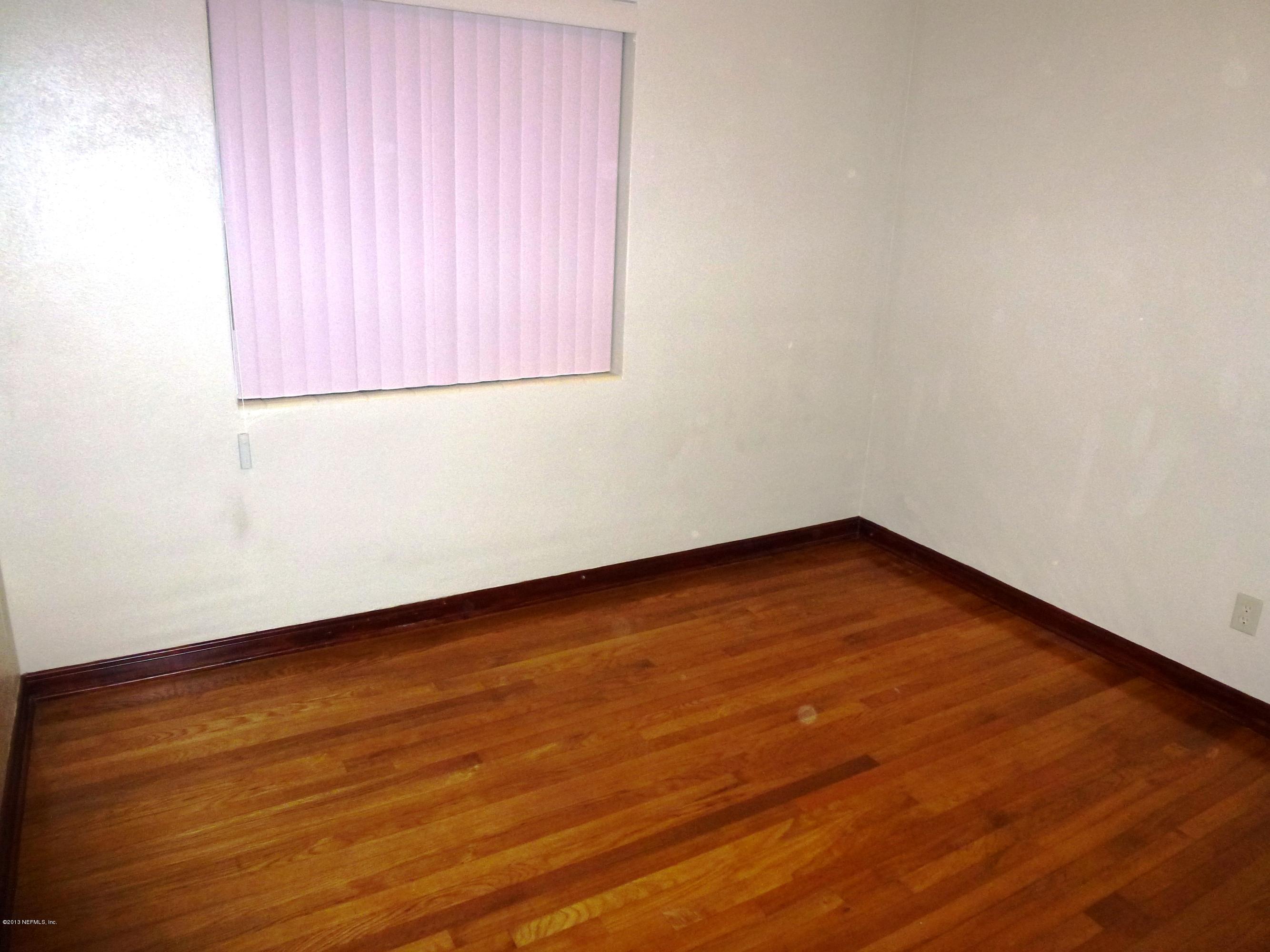 2464 Patsy Anne Drive Jacksonville, FL 32207 - Photo 6 of 11 Bedroom 1