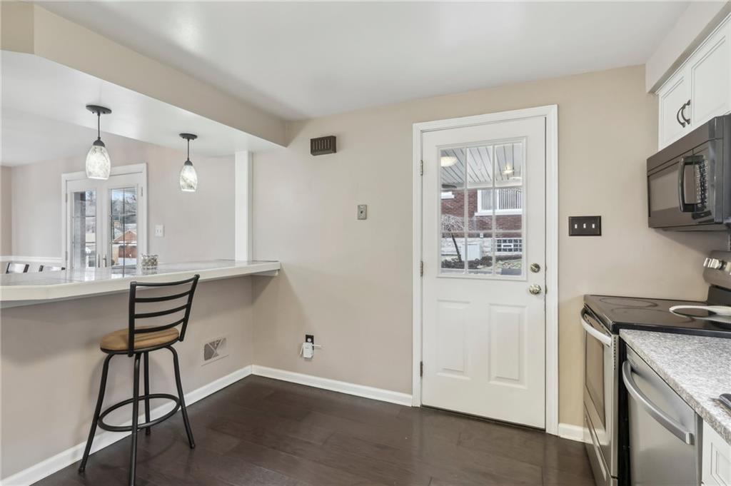 2093 Noblestown Road Pittsburgh, PA 15205 - Photo 21 of 50